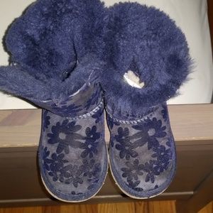 Little girl's ugg boots